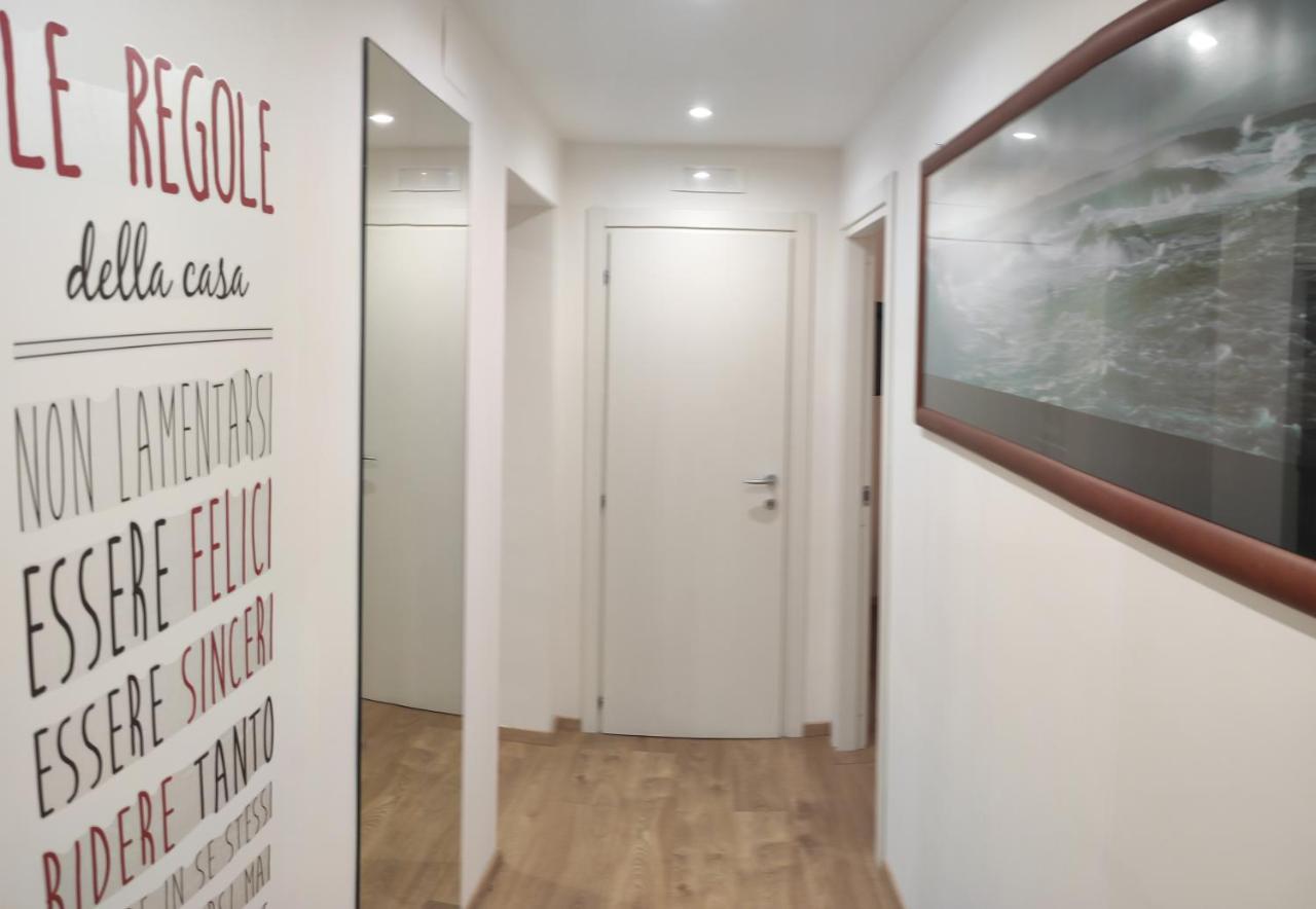 New Little House Hotel Napoli Exterior foto